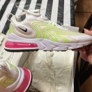 Nike Air Max 270 size 10.5